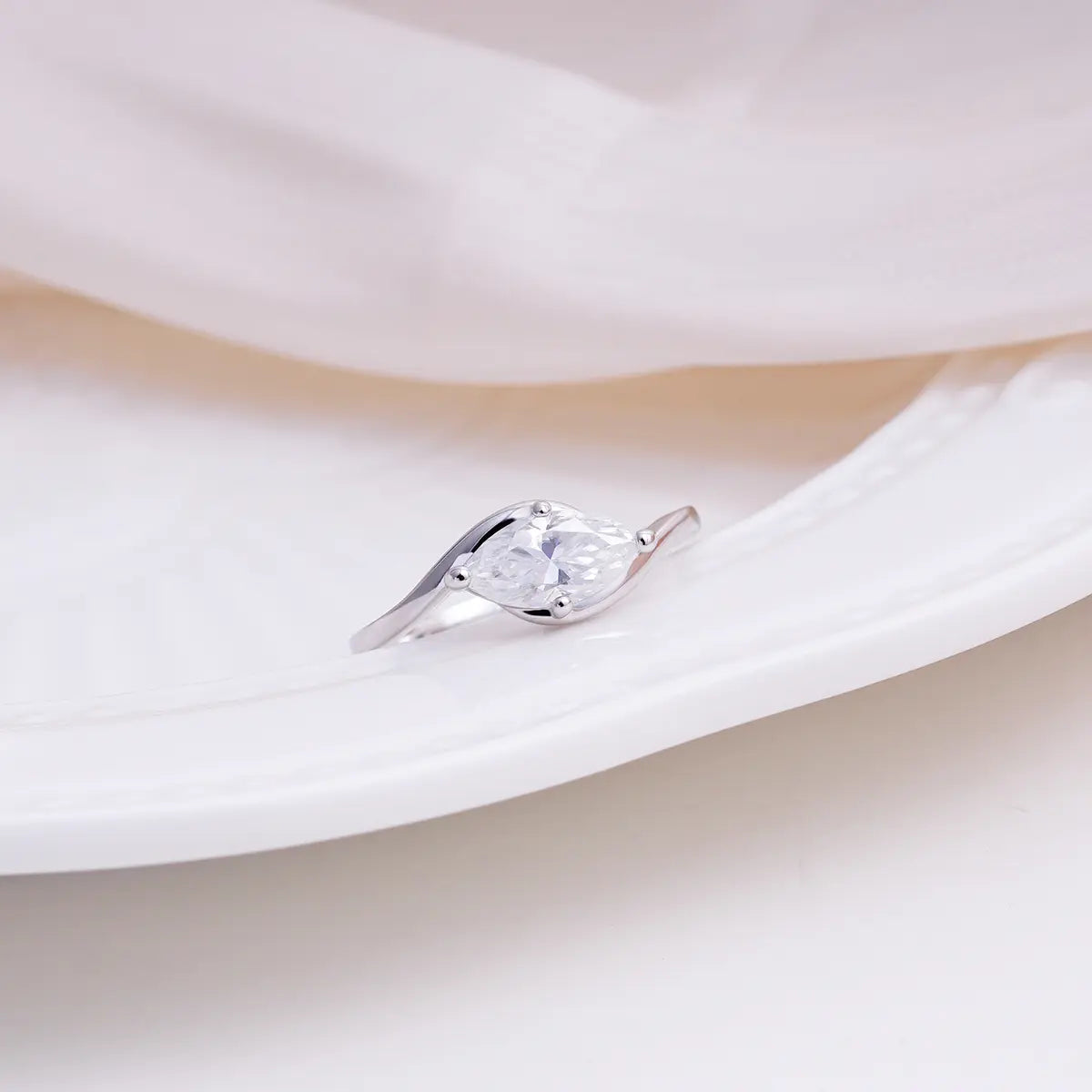 Moissanite 1Ct Rippling Romance Marquise Solitaire Ring Silver-Plated Jewelry Wedding Engagement Anniversary Valentine'S Day Birthday Gift Daily Wear